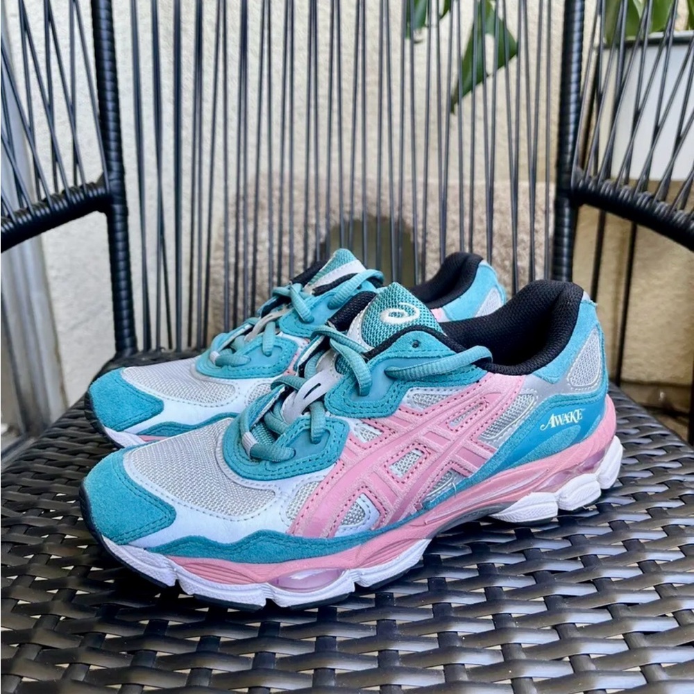 ASICS X Awake NY Gel